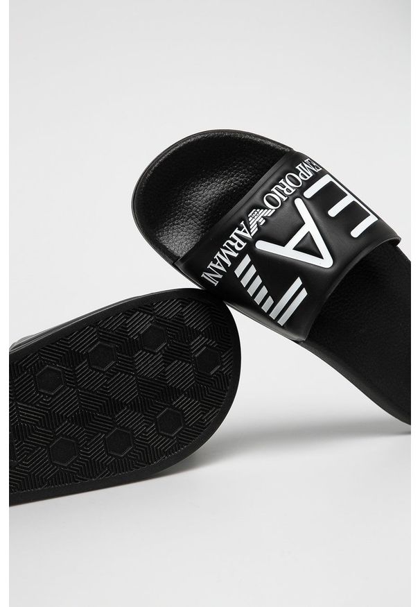 EA7 Emporio Armani - Klapki. Kolor: czarny. Obcas: na obcasie. Wysokość obcasa: niski