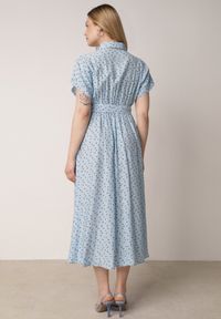 Born2be - Niebieska Koszulowa Sukienka z Wiskozy w Groszki z Wiązanym Paskiem w Talii Heless. Okazja: na co dzień, na spacer. Kolor: niebieski. Materiał: wiskoza. Wzór: grochy. Typ sukienki: koszulowe. Styl: casual, klasyczny, retro #4