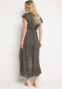 Born2be - Czarna Rozkloszowana Sukienka z Kopertowym Dekoltem z Gumką w Pasie i Falbanką Tiamala. Okazja: na spotkanie biznesowe. Kolor: czarny. Typ sukienki: kopertowe. Styl: biznesowy #3