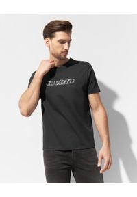 INVICTA ITALY - Czarny t-shirt z logo. Kolor: czarny. Materiał: bawełna. Wzór: haft. Styl: klasyczny