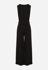 Born2be - Czarny Taliowany Kombinezon z Wiskozą Ozdobiony Paskiem Ralinelle. Okazja: na imprezę. Kolor: czarny. Materiał: wiskoza. Wzór: aplikacja. Styl: elegancki, klasyczny #4