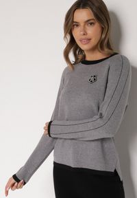 Born2be - Szary Sweter Ozdobiony Paskami i Aplikacją Tusanne. Okazja: na co dzień. Kolor: szary. Materiał: jeans. Wzór: aplikacja. Styl: casual, elegancki #2