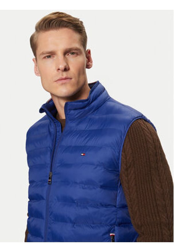TOMMY HILFIGER - Tommy Hilfiger Kamizelka MW0MW37677 Niebieski Regular Fit. Kolor: niebieski. Materiał: syntetyk