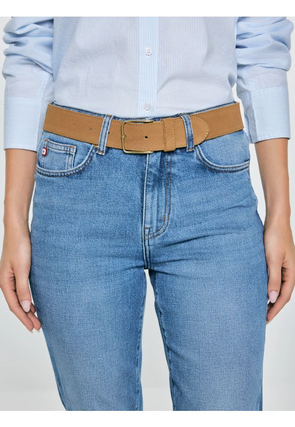 Big-Star - Pasek damski skórzany zamszowy beżowy Odina 801. Kolor: beżowy. Materiał: zamsz, skóra