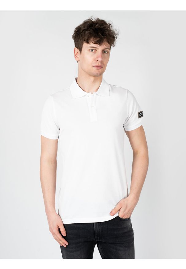 Iceberg Koszulka Polo | F031631A | Mężczyzna | Biały. Okazja: na co dzień. Typ kołnierza: polo. Kolor: biały. Materiał: bawełna. Długość rękawa: krótki rękaw. Długość: krótkie. Styl: klasyczny, elegancki, casual