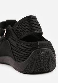 Renee - Czarne Sneakeriny z Siateczki z Zapięciem na Rzep Vianate. Okazja: na co dzień. Zapięcie: rzepy. Kolor: czarny. Materiał: skóra, koronka #9