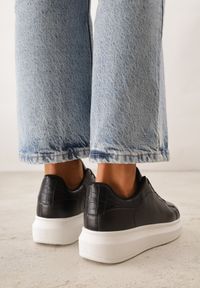 Born2be - Czarno-Białe Sneakersy na Grubej Podeszwie Hypnotic. Okazja: na co dzień, na spacer. Zapięcie: sznurówki. Kolor: czarny. Materiał: jeans, dresówka. Sezon: lato. Sport: turystyka piesza #8