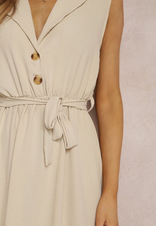 Renee - Beżowa Sukienka z Paskiem Phellialla. Typ kołnierza: dekolt w kształcie V. Kolor: beżowy. Długość rękawa: bez rękawów. Długość: midi