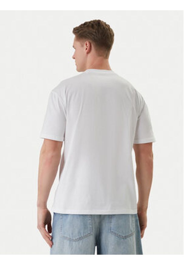 Guess T-Shirt F6GI11 K8HM4 Biały Regular Fit. Kolor: biały. Materiał: bawełna