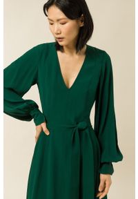 IVY & OAK - Ivy Oak Sukienka Dionne kolor zielony midi rozkloszowana. Kolor: turkusowy. Materiał: materiał. Długość rękawa: długi rękaw. Typ sukienki: rozkloszowane. Długość: midi #7