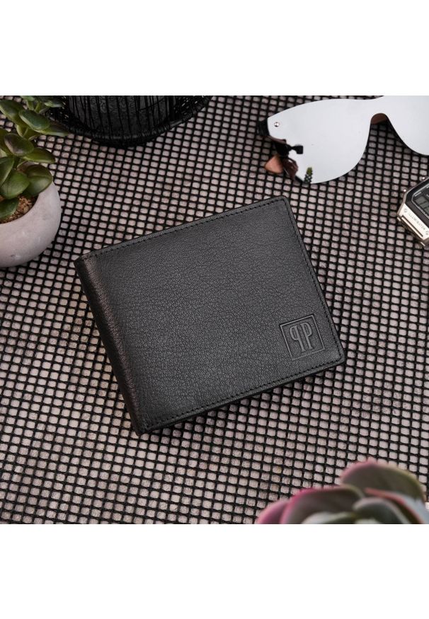 Portfel męski PAOLO PERUZZI T-48-BL czarny. Kolor: czarny. Materiał: skóra