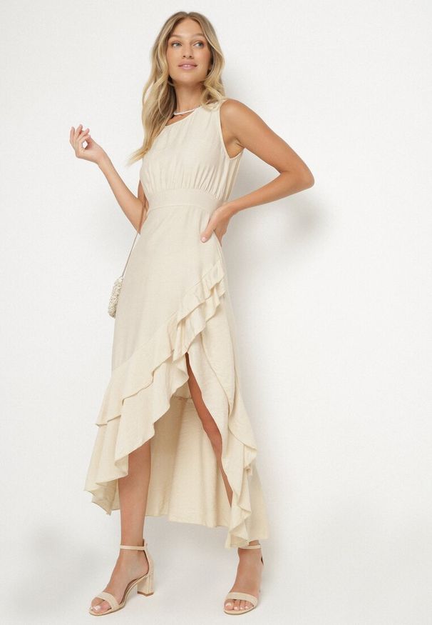 Born2be - Ciemnobeżowa Rozkloszowana Sukienka z Wiskozą o Asymetrycznym Kroju Dolorissa. Okazja: na co dzień, na spacer. Kolor: beżowy. Materiał: wiskoza. Typ sukienki: asymetryczne. Styl: casual