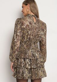 Born2be - Brązowa Rozkloszowana Sukienka w Panterkę z Falbankami i Gumkami w Pasie Tinnorisa. Okazja: na imprezę. Typ kołnierza: kołnierz z falbankami. Kolor: brązowy. Wzór: motyw zwierzęcy. Typ sukienki: rozkloszowane. Styl: elegancki #2