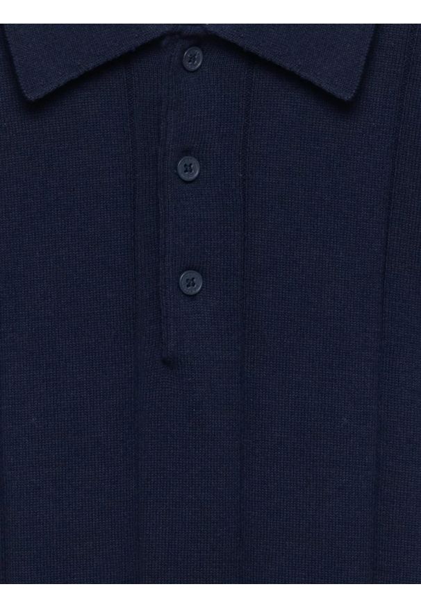 Big-Star - Sweter męski polo z krótkim rękawem granatowy Matison 403. Okazja: na co dzień. Typ kołnierza: polo. Kolor: niebieski. Materiał: dzianina, denim, materiał, bawełna. Długość rękawa: krótki rękaw. Długość: krótkie. Wzór: prążki, ze splotem. Styl: casual, klasyczny