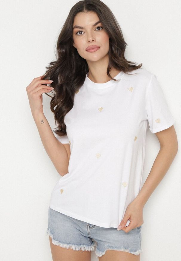 Born2be - Biało-Beżowy T-shirt z Bawełny w Serca Kolavelle. Okazja: na spacer, na co dzień. Kolor: biały. Materiał: bawełna. Styl: casual, klasyczny