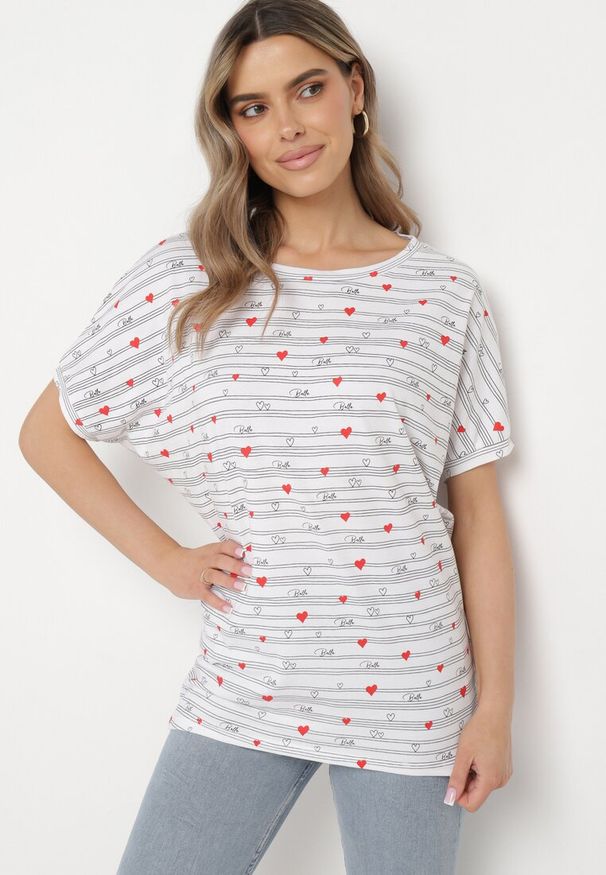 Born2be - Biała Bawełniana Bluzka w Print o Fasonie Nietoperza Velttia. Kolor: biały. Materiał: bawełna. Wzór: nadruk. Styl: wizytowy