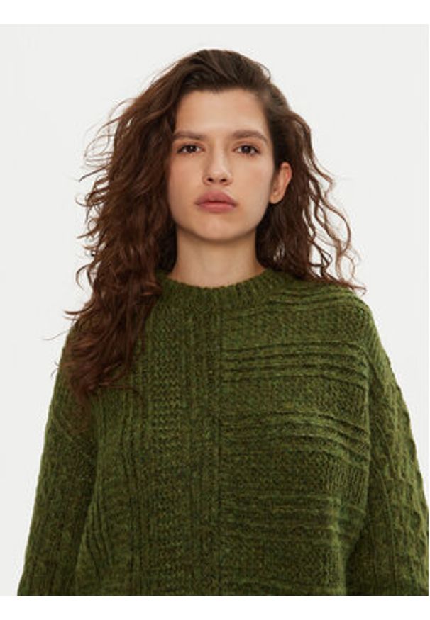 Mustang Sweter Sofia 1015957 Zielony Regular Fit. Kolor: zielony. Materiał: bawełna, syntetyk