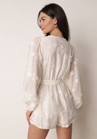 Born2be - Beżowy Kopertowy Kombinezon z Tencelu Ozdobiony Kwiatkami 3D i Cekinami Adralila. Okazja: na co dzień. Kolor: beżowy. Materiał: materiał, poliester. Wzór: aplikacja, kwiaty. Styl: elegancki, klasyczny, casual #8