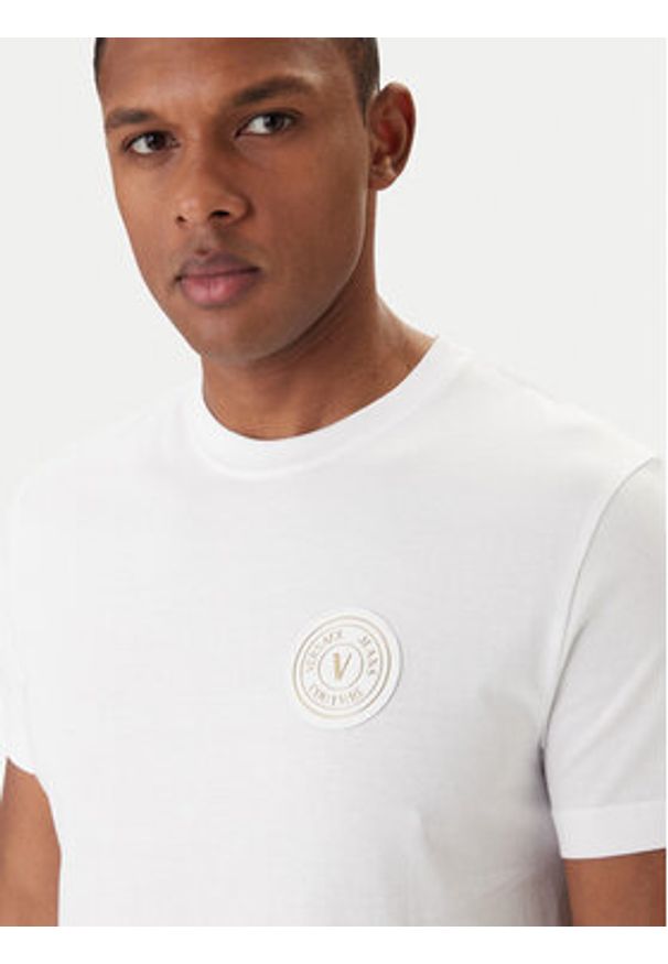 Versace Jeans Couture T-Shirt 80GAHT03 CJ00T Biały Regular Fit. Kolor: biały. Materiał: bawełna