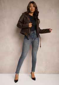 Renee - Granatowe Bawełniane Skinny Jeansy Ozdobione Przetarciami Evialyn. Okazja: na co dzień. Kolor: niebieski. Wzór: aplikacja. Styl: elegancki, casual #1