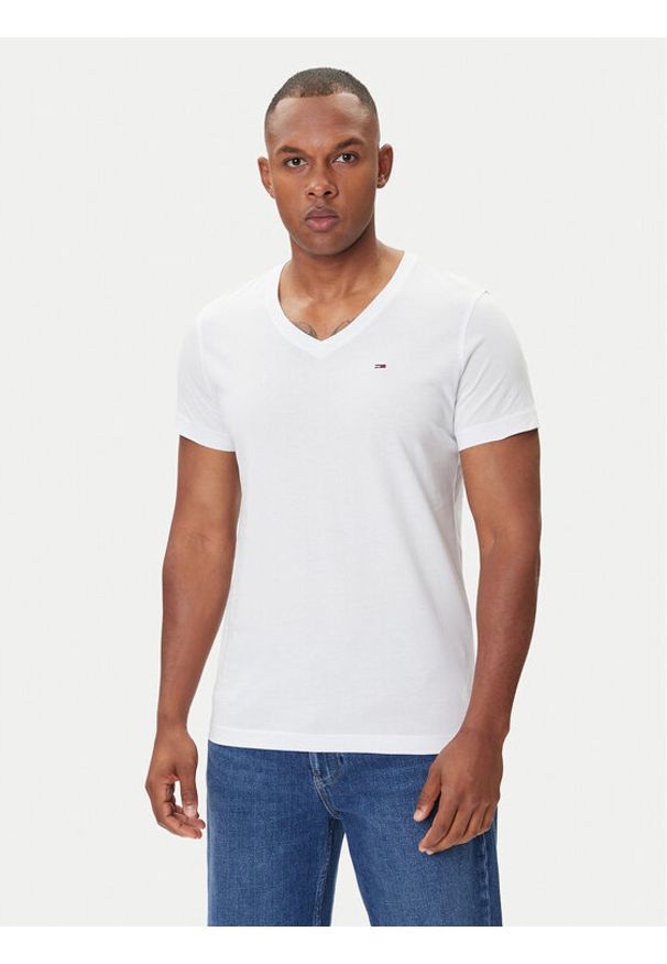 Tommy Jeans T-Shirt DM0DM04410 Biały Regular Fit. Kolor: biały. Materiał: bawełna