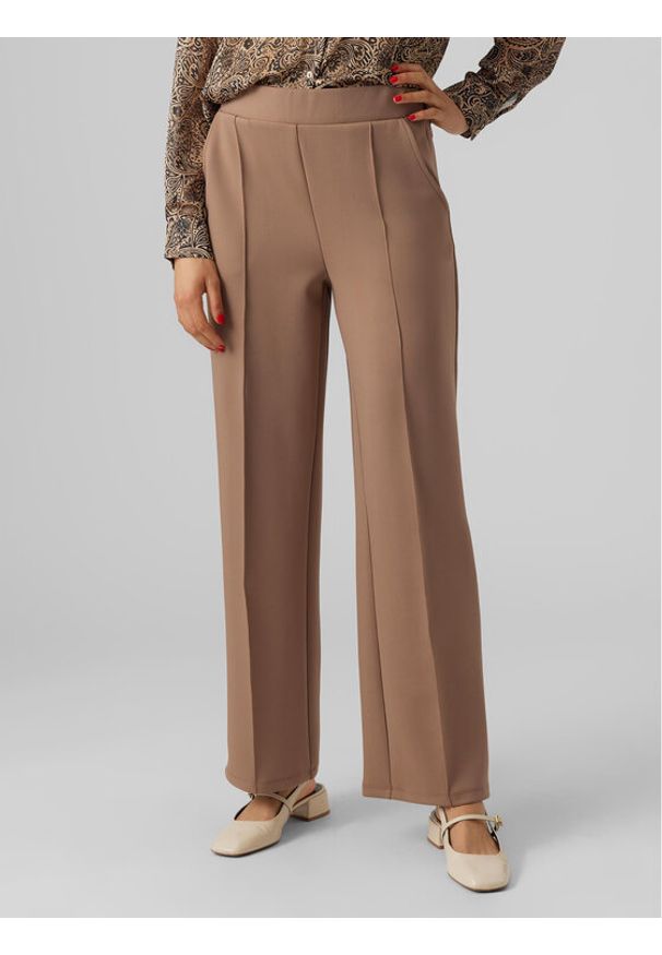 Vero Moda Spodnie materiałowe 10296830 Brązowy Relaxed Fit. Kolor: brązowy. Materiał: syntetyk