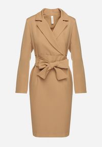 Born2be - Brązowa Kopertowa Sukienka z Paskiem Usztywnionymi Ramionami i Rozcięciem z Tyłu Werige. Okazja: na co dzień. Typ kołnierza: dekolt w kształcie V. Kolor: brązowy. Materiał: skóra. Typ sukienki: kopertowe. Styl: casual #4