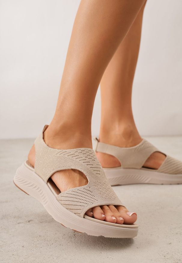 Born2be - Beżowe Sportowe Sandały na Grubej Podeszwie z Elastyczną Cholewką i Piankową Wkładką Nicthil. Okazja: na co dzień. Zapięcie: bez zapięcia. Kolor: beżowy. Materiał: jeans. Sezon: lato. Styl: sportowy