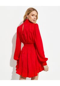 Versace Jeans Couture - VERSACE JEANS COUTURE - Czerwona sukienka z bufiastymi rękawami. Kolor: czerwony. Typ sukienki: asymetryczne #2