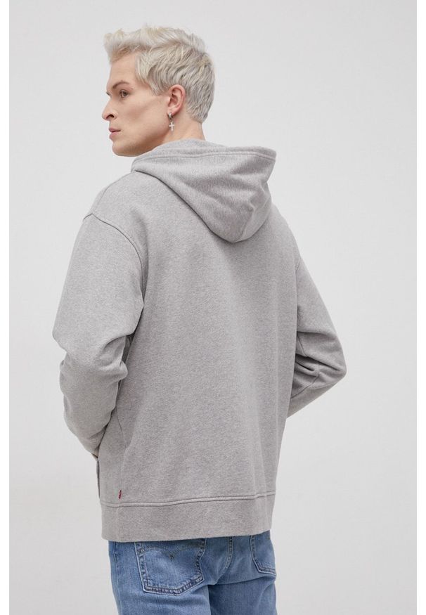 Levi's® - Levi's Bluza męska kolor szary z kapturem z aplikacją. Okazja: na spotkanie biznesowe. Typ kołnierza: kaptur. Kolor: szary. Materiał: dzianina. Wzór: aplikacja. Styl: biznesowy