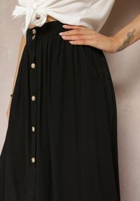 Renee - Czarna Rozkloszowana Spódnica Maxi z Gumką w Talii i Kieszeniami Kendrani. Okazja: na co dzień, na imprezę. Kolor: czarny. Styl: elegancki, casual
