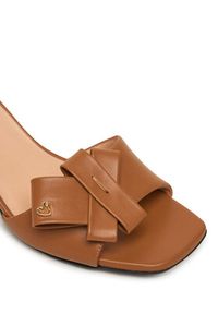 Love Moschino - LOVE MOSCHINO Klapki JA28115G0OIE0200 Brązowy. Kolor: brązowy. Materiał: skóra #3