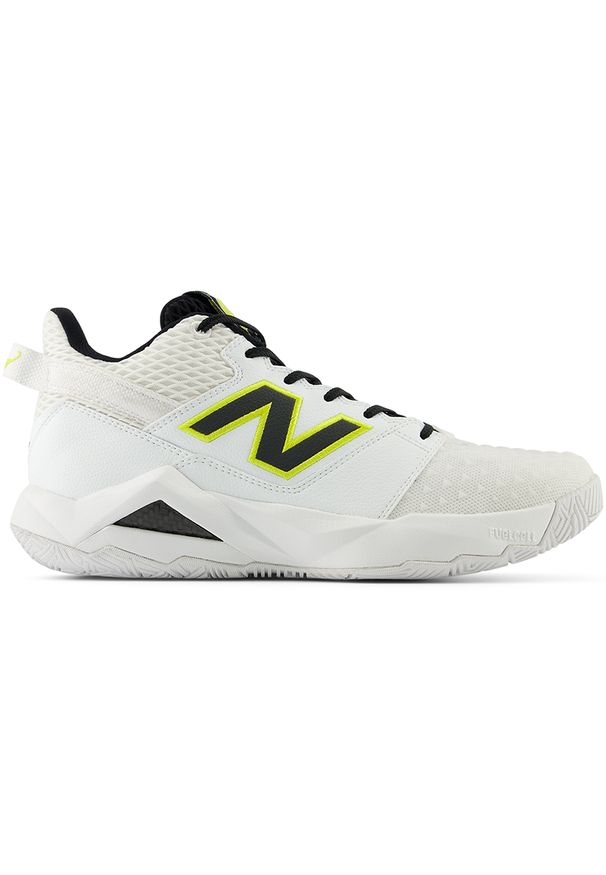Buty damskie New Balance WCHCOCW2 – białe. Kolor: biały. Materiał: włókno, skóra, guma. Szerokość cholewki: normalna. Wzór: aplikacja, haft. Sport: tenis, bieganie