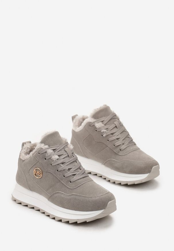 Born2be - Szare Sneakersy na Platformie z Futerkiem Egiapia. Okazja: na co dzień. Nosek buta: okrągły. Kolor: szary. Materiał: futro. Obcas: na platformie