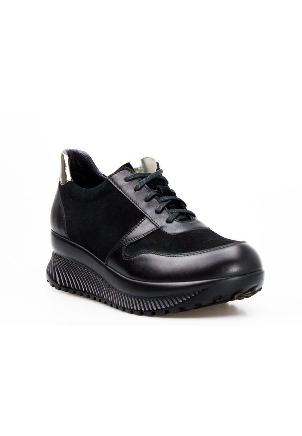 Inna - Sneakersy skórzane zamszowe połyskujące czarne Clasicco. Okazja: na imprezę, na spacer. Kolor: czarny. Materiał: zamsz, skóra. Sezon: wiosna. Obcas: na koturnie. Wysokość obcasa: średni. Sport: turystyka piesza
