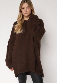 Born2be - Brązowy Sweter z Wiskozą i Wełną o Kroju Nietoperza Fedella. Okazja: na co dzień. Kolor: brązowy. Materiał: wełna, wiskoza. Styl: casual, elegancki #1