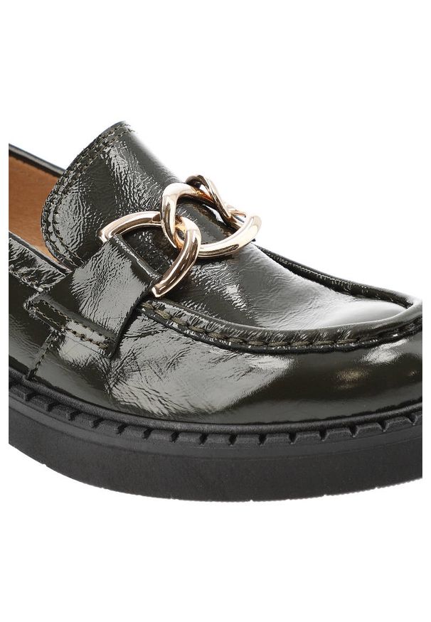 Zielone Mokasyny Nessi Eleganckie Skórzane Buty Damskie. Okazja: na spotkanie biznesowe. Zapięcie: bez zapięcia. Kolor: zielony. Szerokość cholewki: normalna. Materiał: skóra. Sezon: jesień. Obcas: na obcasie. Styl: elegancki. Wysokość obcasa: niski