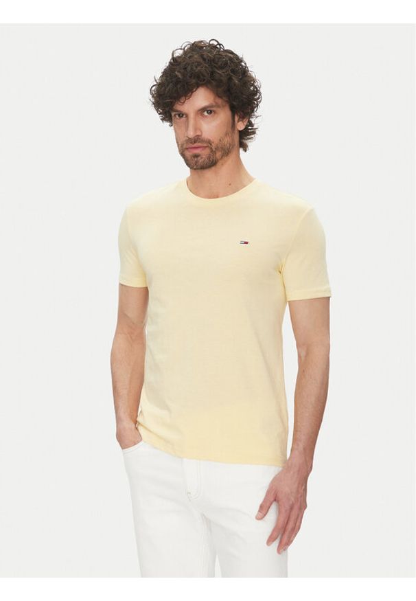 Tommy Jeans T-Shirt DM0DM20363 Żółty Slim Fit. Kolor: żółty. Materiał: syntetyk, bawełna