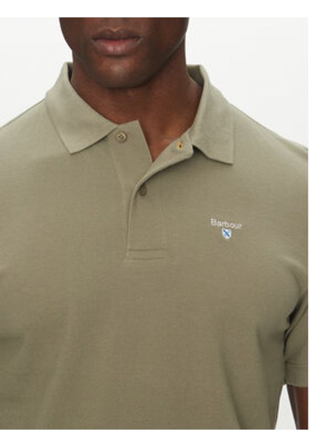 Barbour Polo Original Sports MML0358OL38 Khaki Regular Fit. Typ kołnierza: polo. Kolor: brązowy. Materiał: bawełna