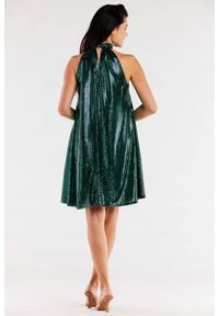 Awama - Sukienka trapezowa z dekoltem halter neck błyszcząca zielona. Okazja: na wesele, na imprezę, na randkę, na ślub cywilny. Typ kołnierza: dekolt halter. Kolor: zielony. Typ sukienki: trapezowe. Styl: wizytowy #2