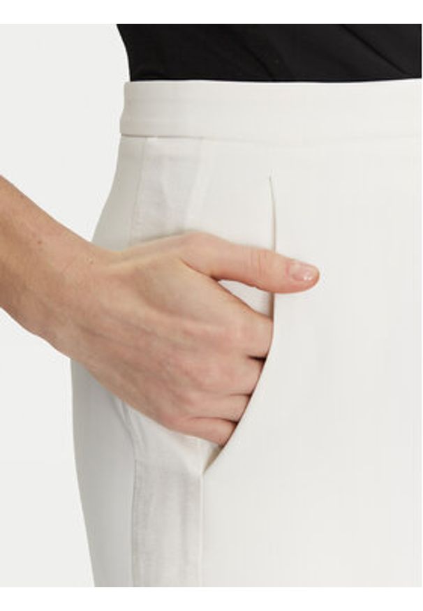 Elisabetta Franchi Spódnica ołówkowa GO-099-51E2-V260 Biały Regular Fit. Kolor: biały. Materiał: syntetyk