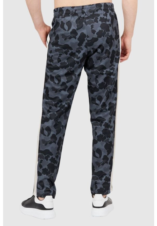 PALM ANGELS Szare spodnie męskie w moro, Rozmiar M. Kolor: szary. Materiał: dresówka. Długość: krótkie. Wzór: moro