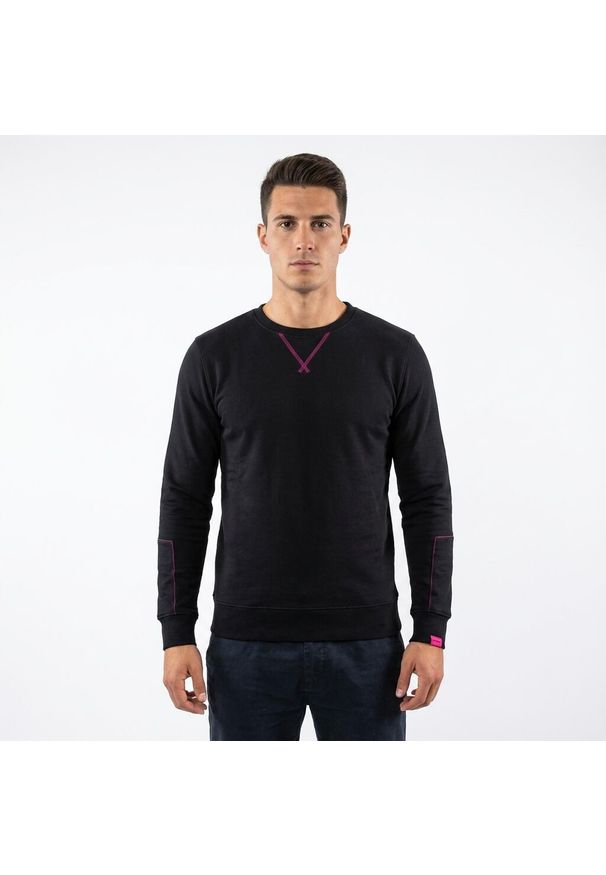 LEGEA - Bluza damska z bawełny NEBI czarna. Kolor: różowy, wielokolorowy, czarny. Materiał: bawełna. Długość rękawa: długi rękaw. Długość: długie. Sport: fitness