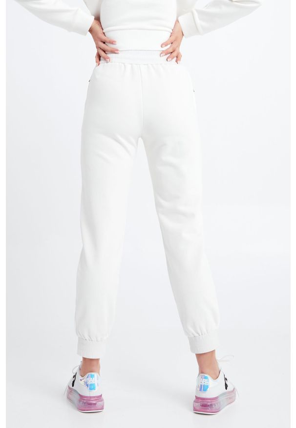 Emporio Armani - SPODNIE DRESOWE EMPORIO ARMANI. Materiał: dresówka