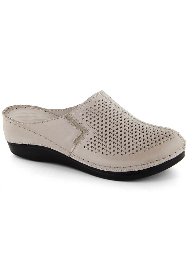 Skórzane klapki damskie pełne koturn gumka taupe T.Sokolski L26-164. Materiał: skóra. Obcas: na koturnie