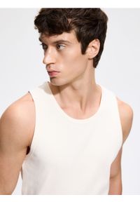 Reserved - Tank top slim fit - złamana biel. Materiał: bawełna, dzianina #1