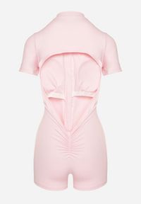 Born2be - Różowy Taliowany Kombinezon z Marszczeniem i Odkrytymi Plecami Deviani. Okazja: na co dzień. Kolor: różowy. Styl: casual #3