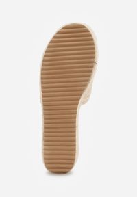 Renee - Beżowe Plecione Klapki na Platformie z Szerokim Paskiem Peonnit. Kolor: beżowy. Obcas: na platformie #9