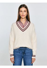 Big-Star - Sweter damski z wiskozy z dekoltem v-neck kremowy Cyntylia 102. Kolor: kremowy. Materiał: wiskoza. Wzór: ze splotem. Styl: klasyczny