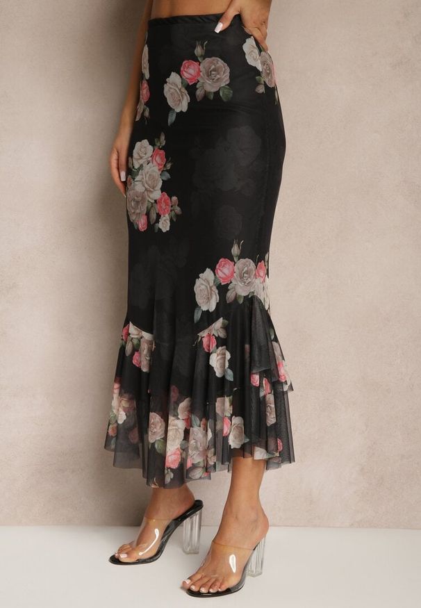 Renee - Czarna Dopasowana Spódnica z Ozdobną Falbaną Efravaria. Okazja: na spotkanie biznesowe, na co dzień. Kolor: czarny. Styl: biznesowy, elegancki, casual